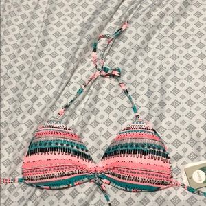 Size medium patterned bikini top.
